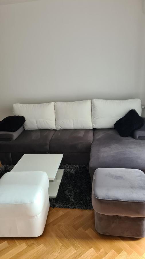 Apartmani Marcetic Σλαβόνσκι Μπροντ Εξωτερικό φωτογραφία