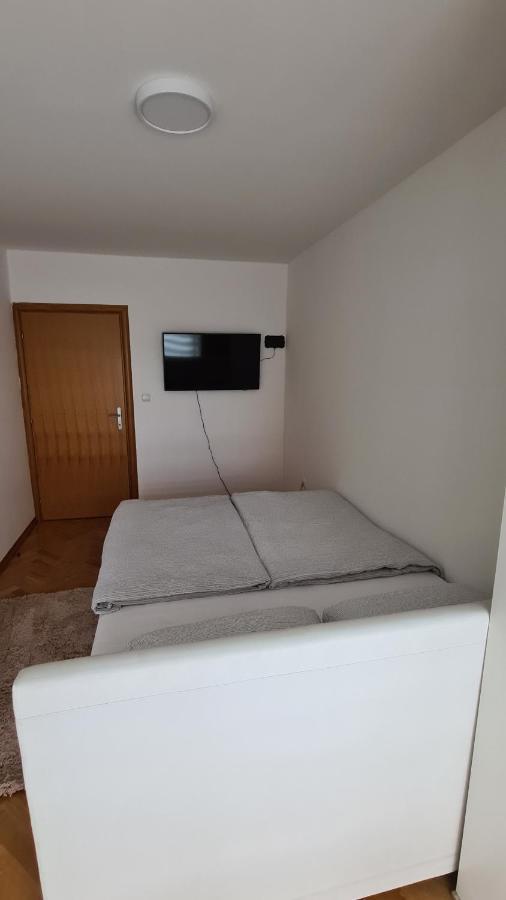 Apartmani Marcetic Σλαβόνσκι Μπροντ Εξωτερικό φωτογραφία