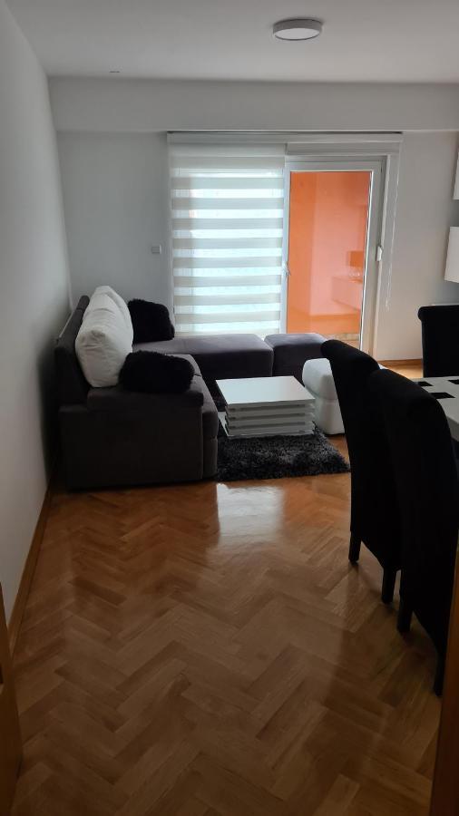 Apartmani Marcetic Σλαβόνσκι Μπροντ Εξωτερικό φωτογραφία